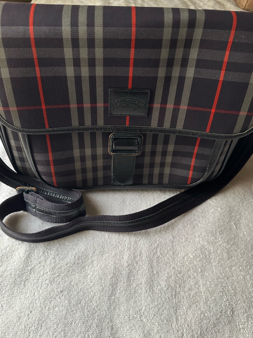 Burberry Nova Check Messenger Crossbody Bag Navy Leather Canvas Laptop Bag - Picture 3 of 13